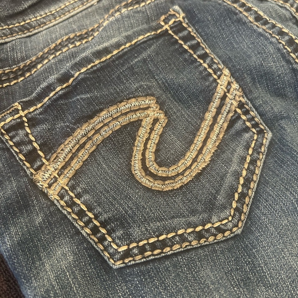 Silver Jeans Women's Blue Denim with Gold Stitching